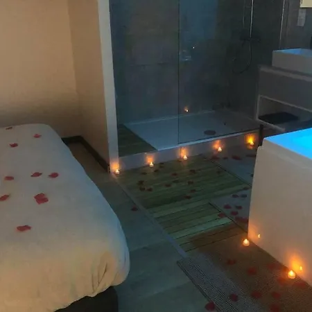 Nid D'amour- Spa- Superbe Avec Jacuzzi 多勒